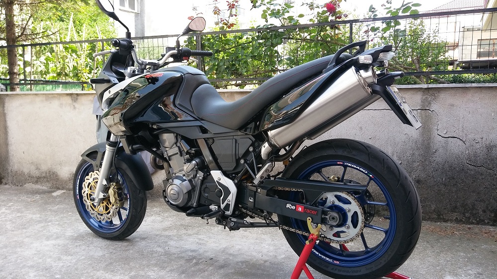 Aprilia pegaso strada