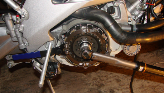 Clutch Hub locking tool
